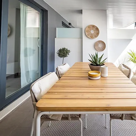 Port-avenue, Design-wohnung, Pool, Strandnah Apartament *