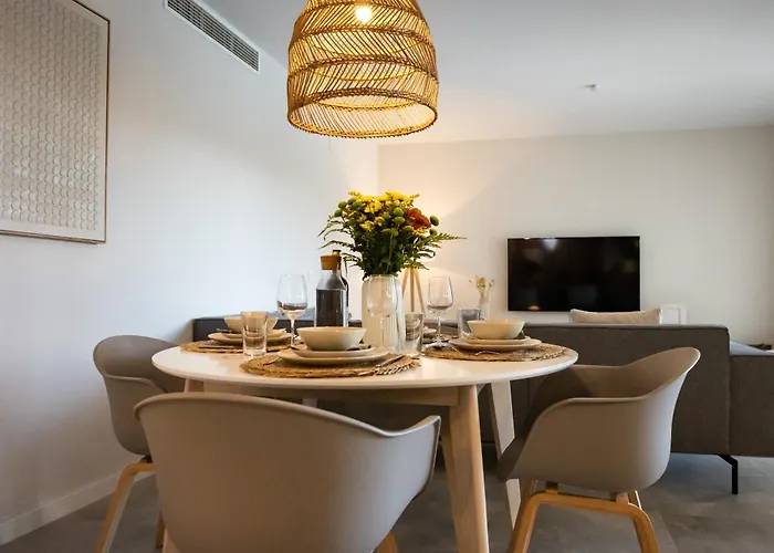 Port-avenue, Design-wohnung, Pool, Strandnah Apartman *