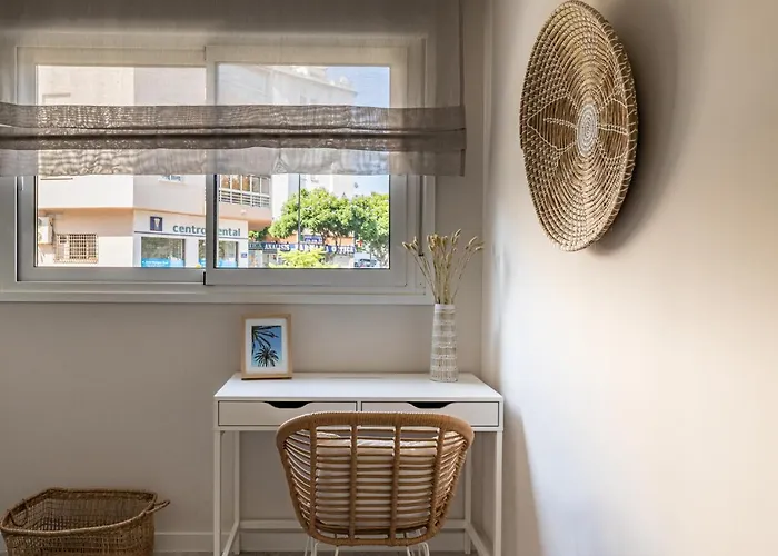 Port-avenue, Design-wohnung, Pool, Strandnah Apartman *