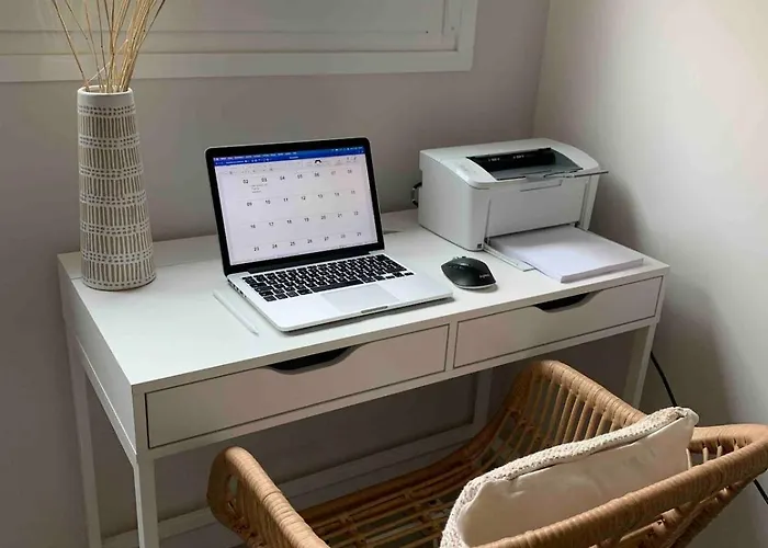 Port-avenue, Design-wohnung, Pool, Strandnah Apartman *