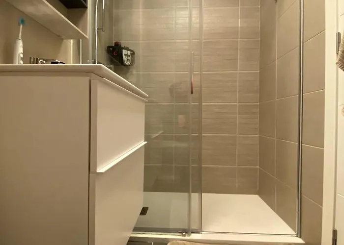 דירה Port-avenue, Design-wohnung, Pool, Strandnah מארבלה