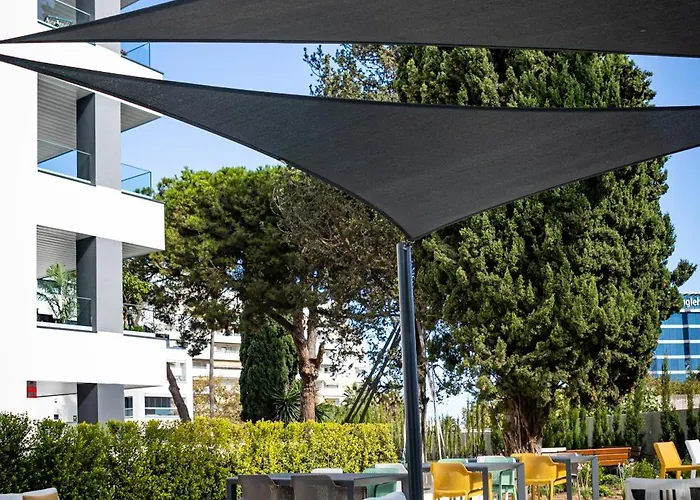 Port-avenue, Design-wohnung, Pool, Strandnah Apartman *