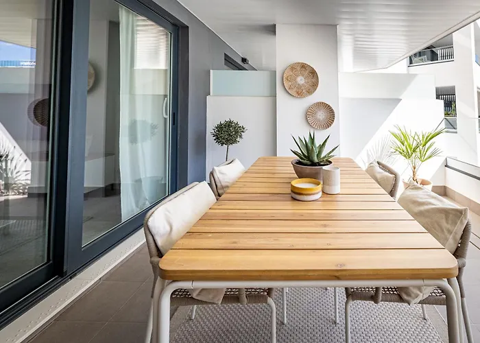 Port-avenue, Design-wohnung, Pool, Strandnah Apartament *