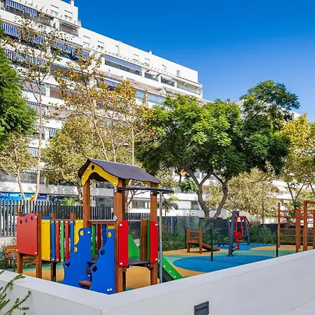 Port-avenue, Design-wohnung, Pool, Strandnah Μαρμπέλλα