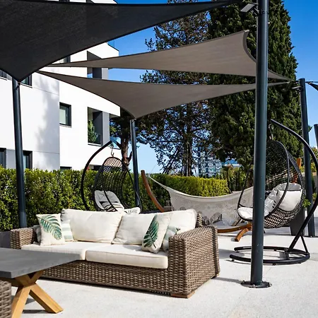 Port-avenue, Design-wohnung, Pool, Strandnah Апартаменты
