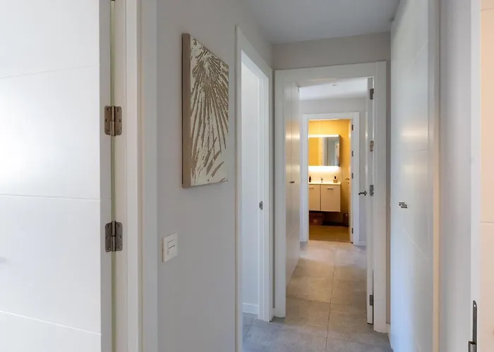 Port-avenue, Design-wohnung, Pool, Strandnah *