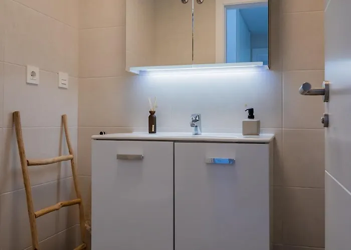 Port-avenue, Design-wohnung, Pool, Strandnah Апартаменти *