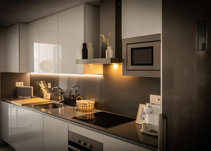 Port-avenue, Design-wohnung, Pool, Strandnah דירה